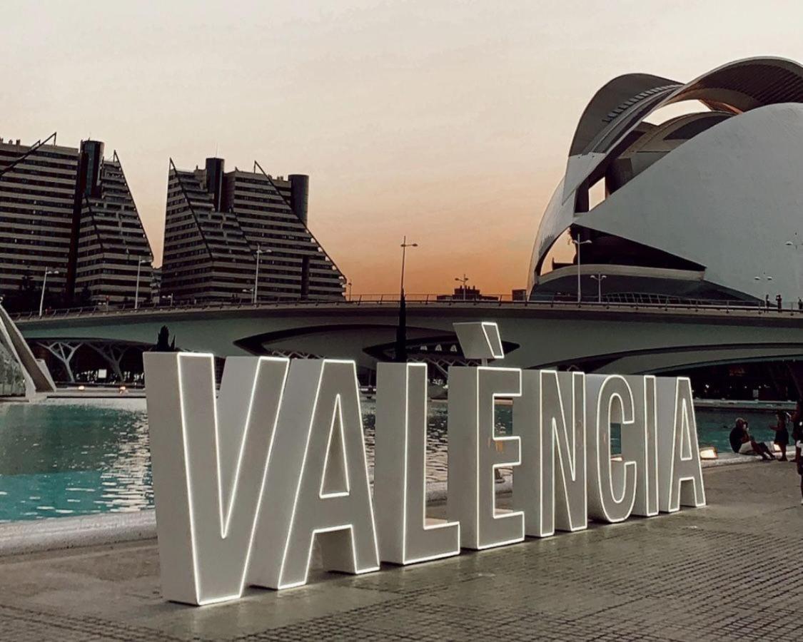 Avakian Suite Valencia Luaran gambar