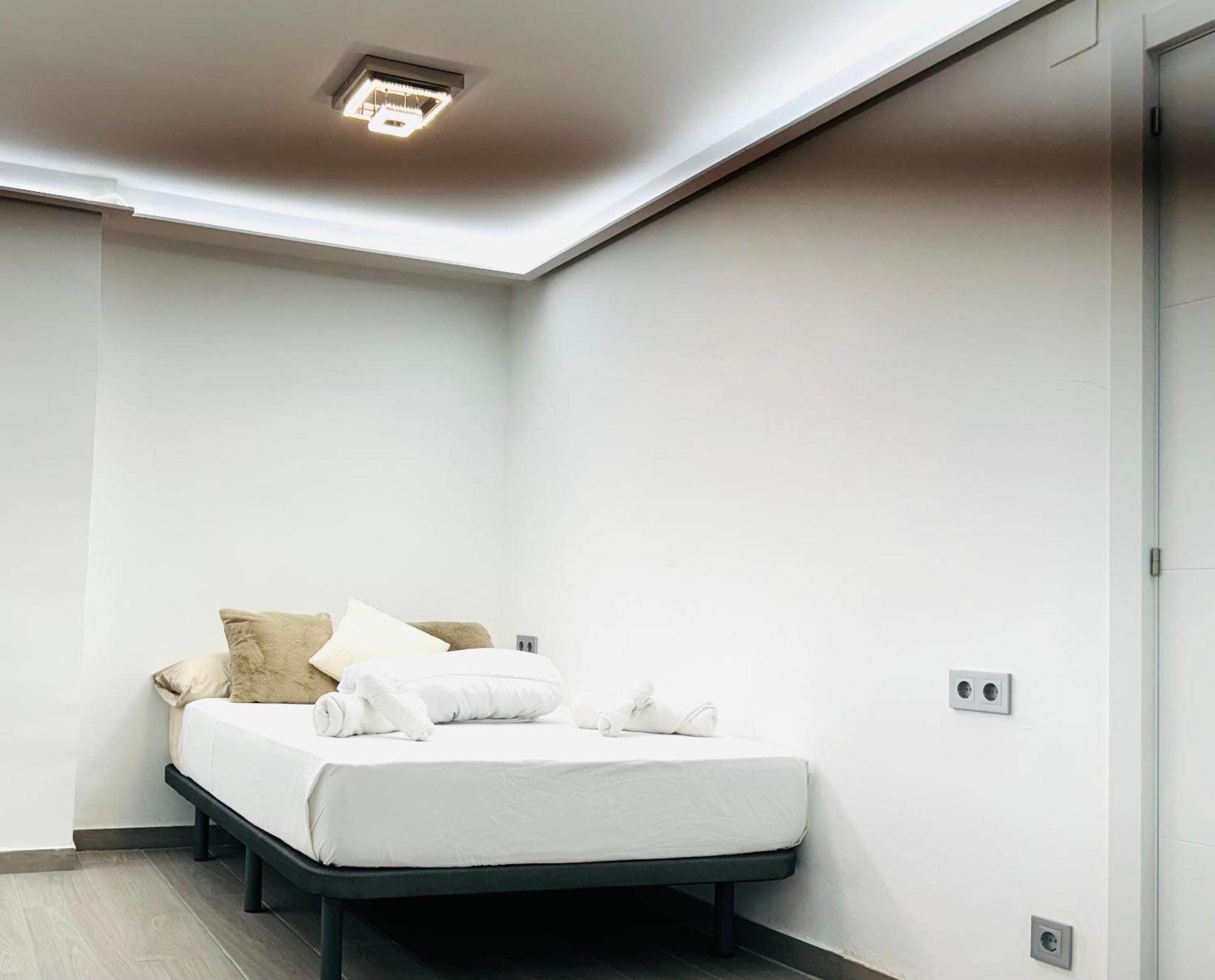 Avakian Suite Valencia Luaran gambar